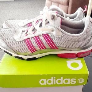 Adidas Raziya II women's sz 10. Perfect condition like new